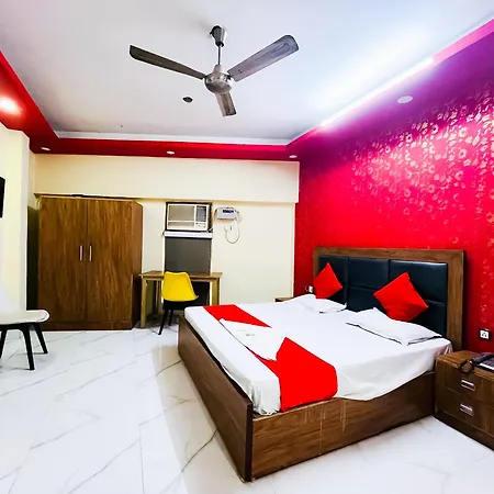 Hotel Bashistha - 2Mint Walk Nizamuddin Railway Station
